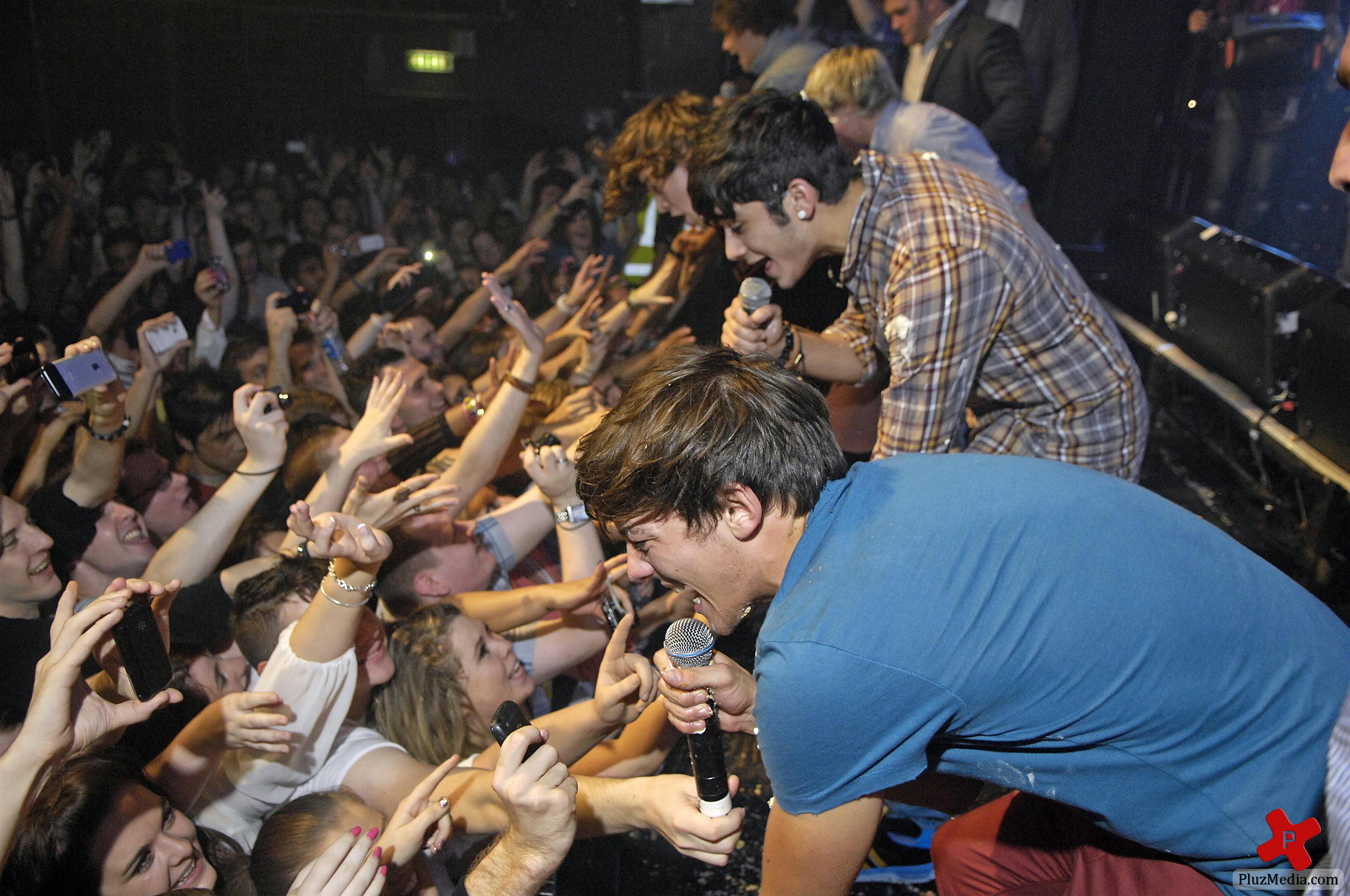 One Direction perform live at G-A-Y nightclub photos | Picture 80751